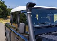 Land Rover Defender 28