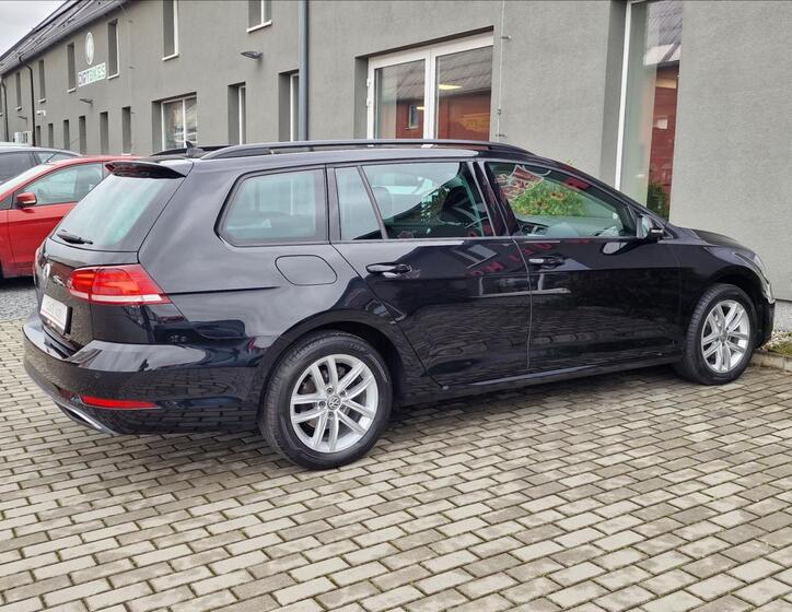 Volkswagen Golf 11