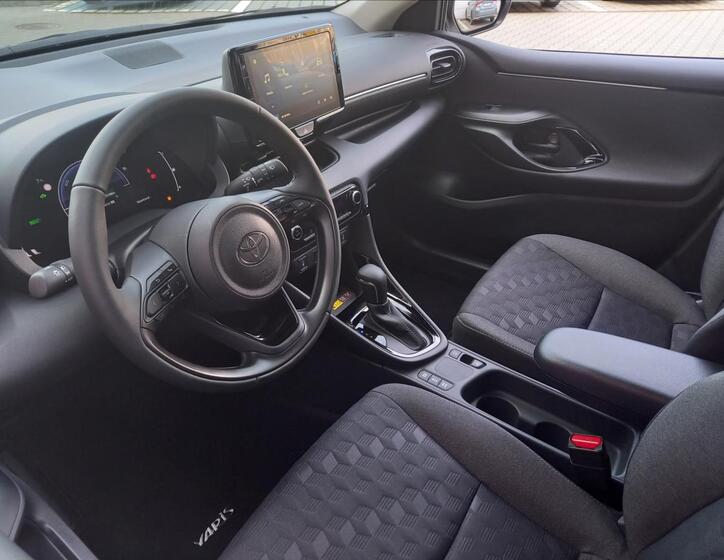 Toyota Yaris 8