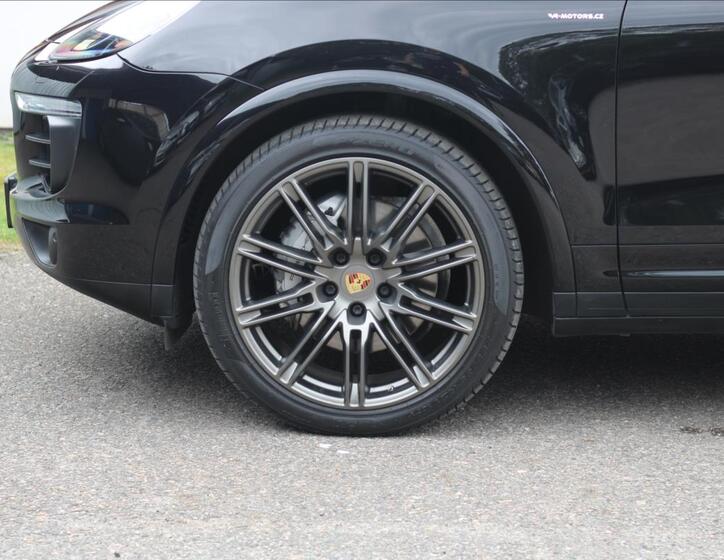 Porsche Cayenne 12