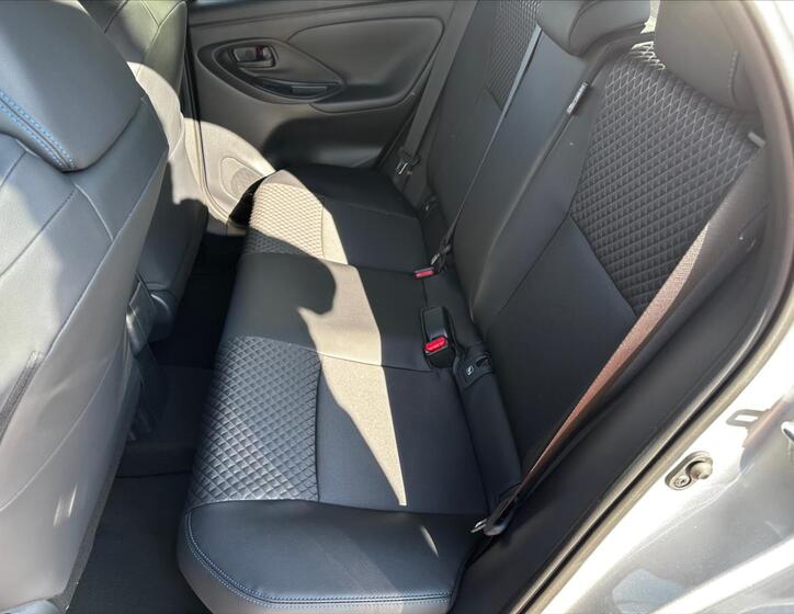 Toyota Yaris 9