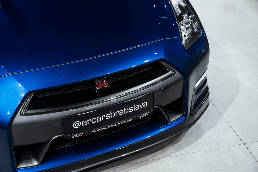 Nissan GT-R