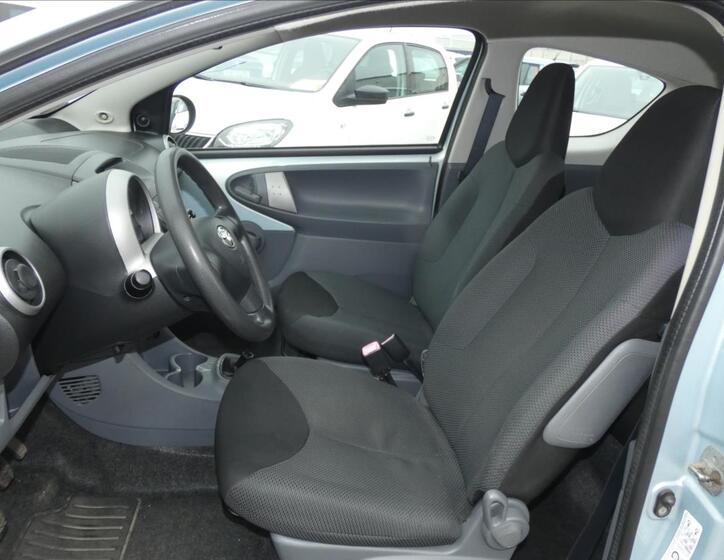 Toyota Aygo 8