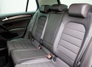 Volkswagen Golf 24