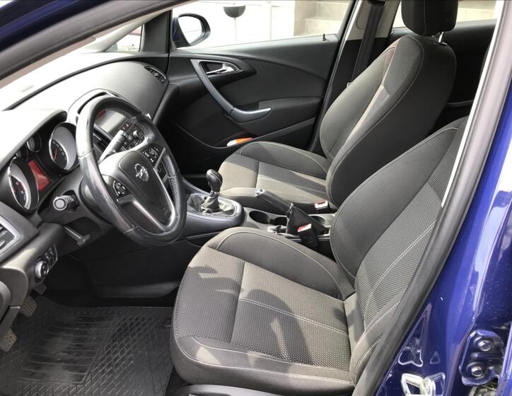 Opel Astra 8