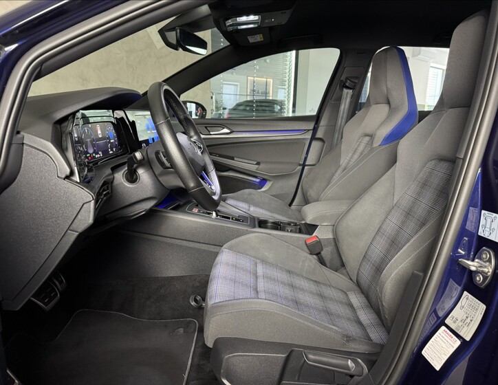 Volkswagen Golf 22