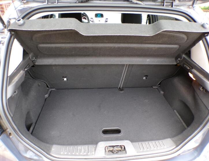 Ford Fiesta 16