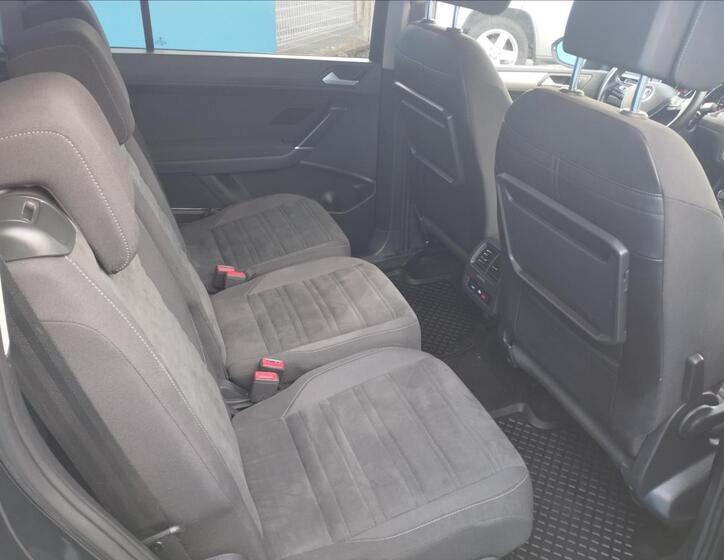 Volkswagen Touran 9