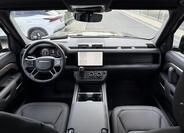 Land Rover Defender 28