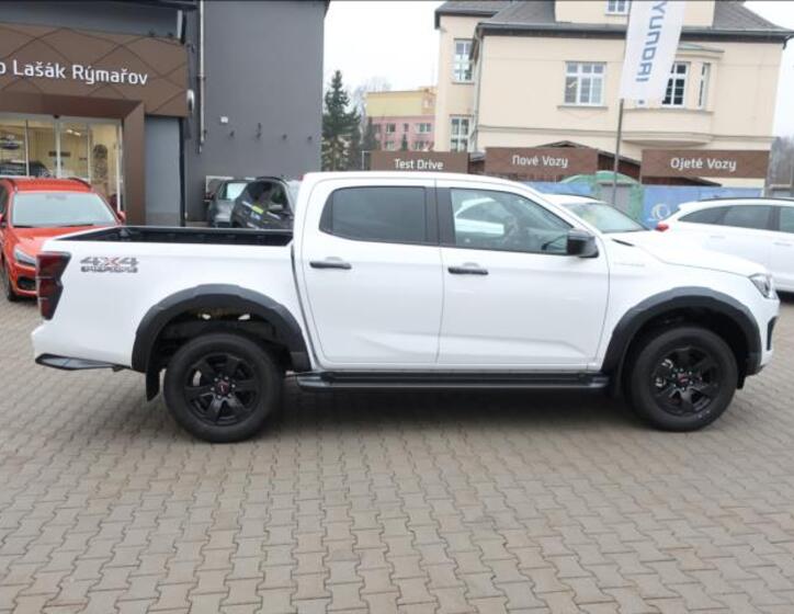 Isuzu D-Max 8