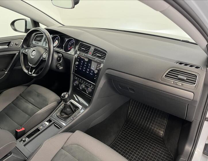 Volkswagen Golf 22