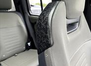 Land Rover Defender 51