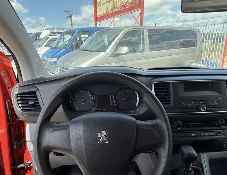Peugeot Traveller 10