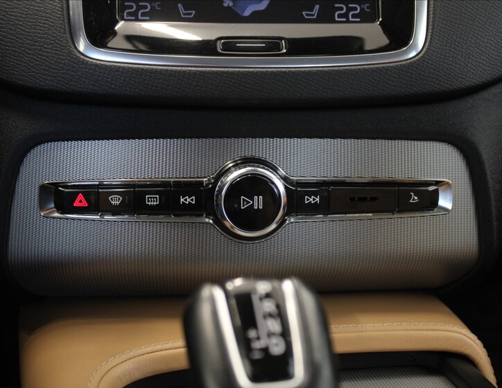 Volvo XC90 16