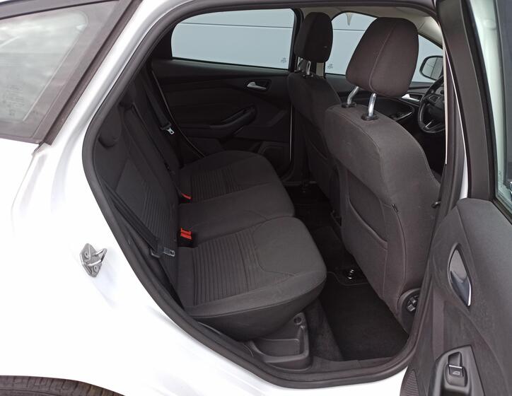 Ford Focus 13