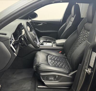 Audi RS Q8 51