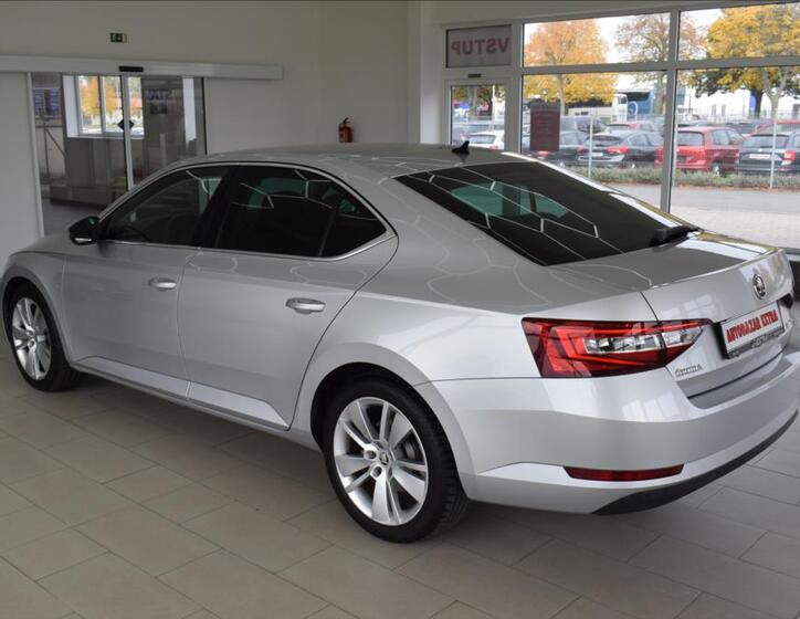 Škoda Superb 8