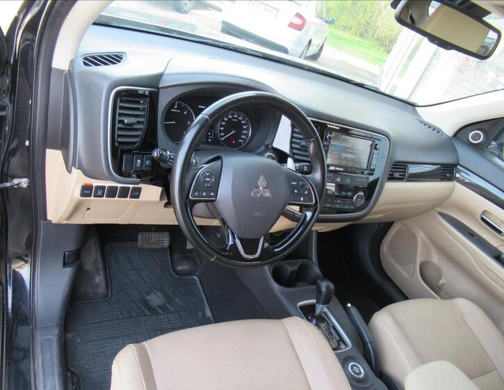 Mitsubishi Outlander 13