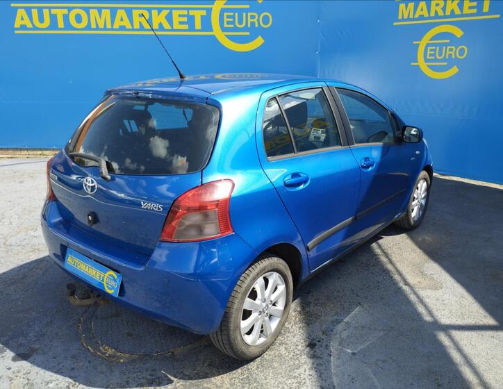 Toyota Yaris 4