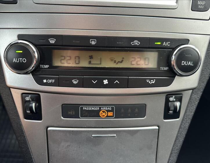 Toyota Avensis 17