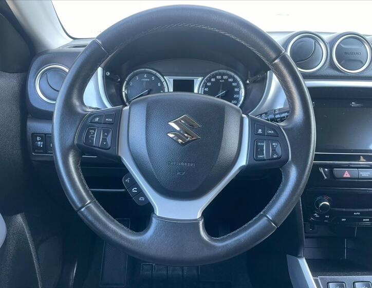 Suzuki Vitara 16