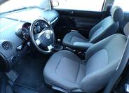 Volkswagen New Beetle 12