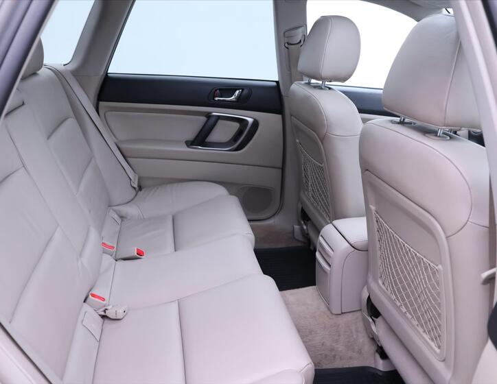 Subaru Legacy 13