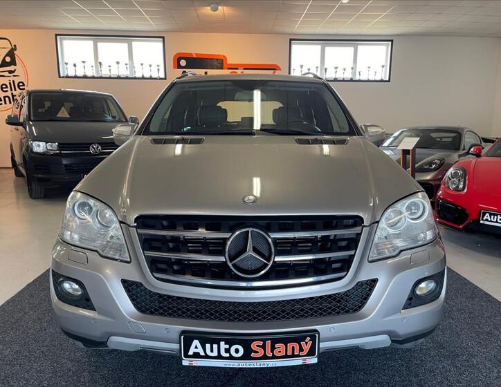 Mercedes-Benz Třídy M 8