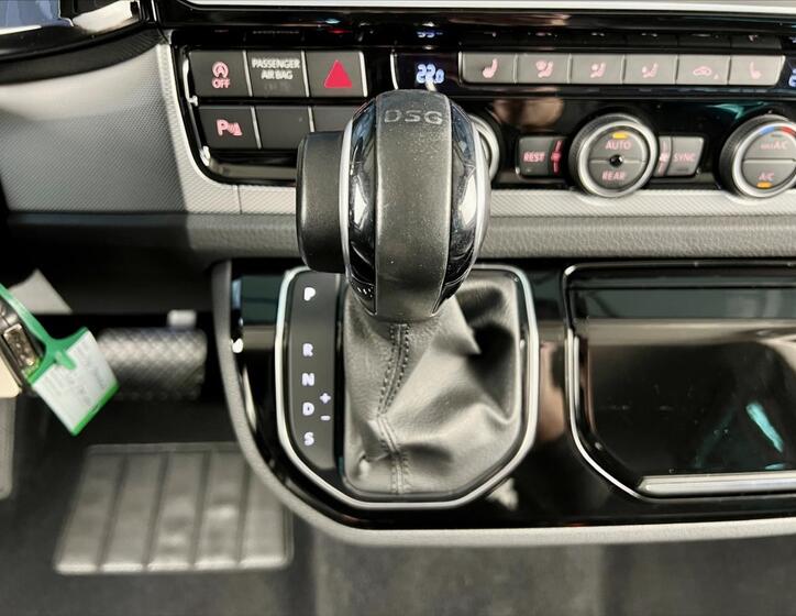 Volkswagen Caravelle 18