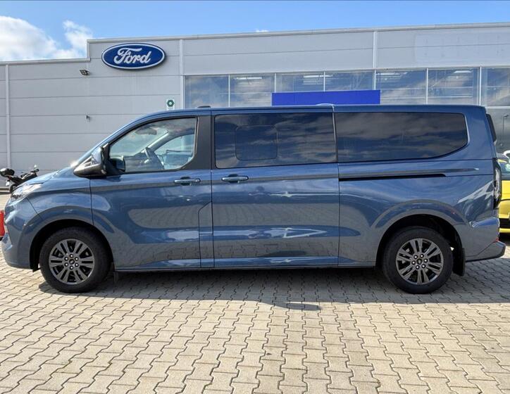 Ford Tourneo Custom 2