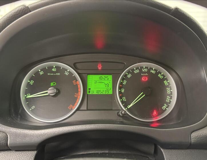 Škoda Roomster 12