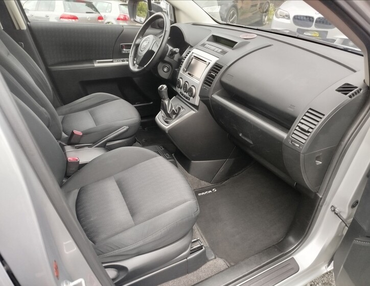 Mazda 5 26