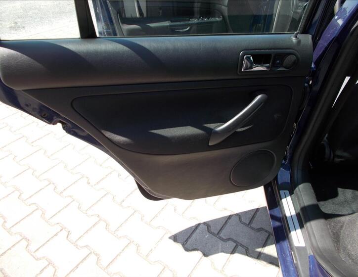 Volkswagen Golf 16