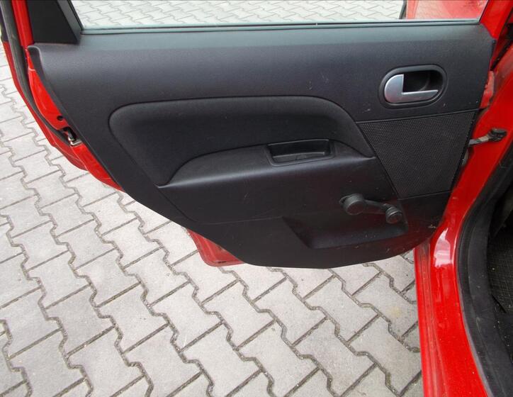 Ford Fiesta 16