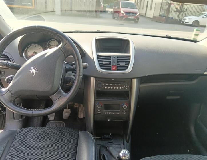 Peugeot 207 18