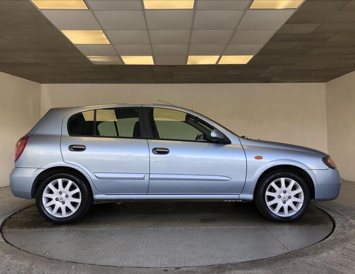 Nissan Almera 8
