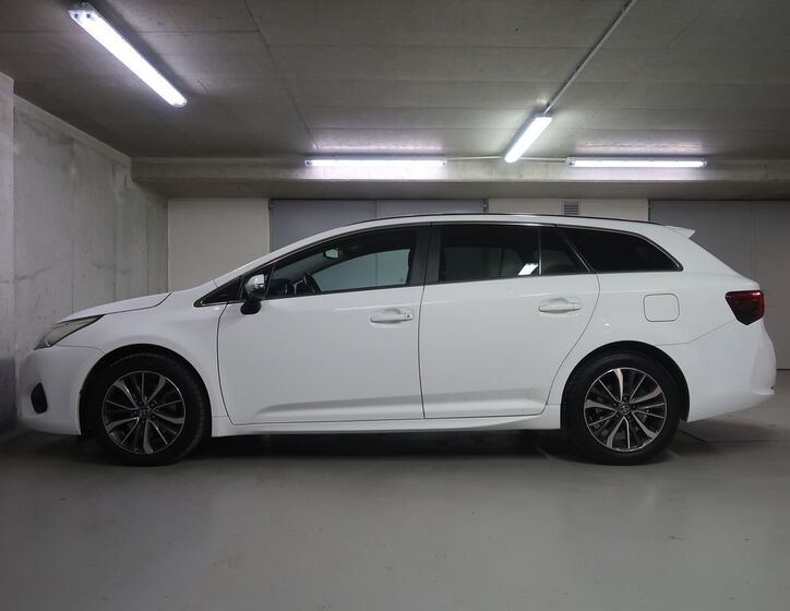 Toyota Avensis 8