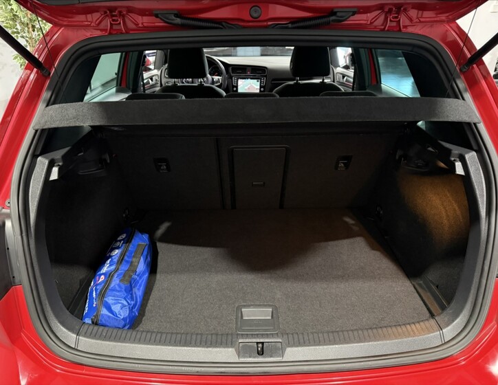Volkswagen Golf 23