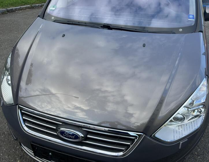 Ford Galaxy 18