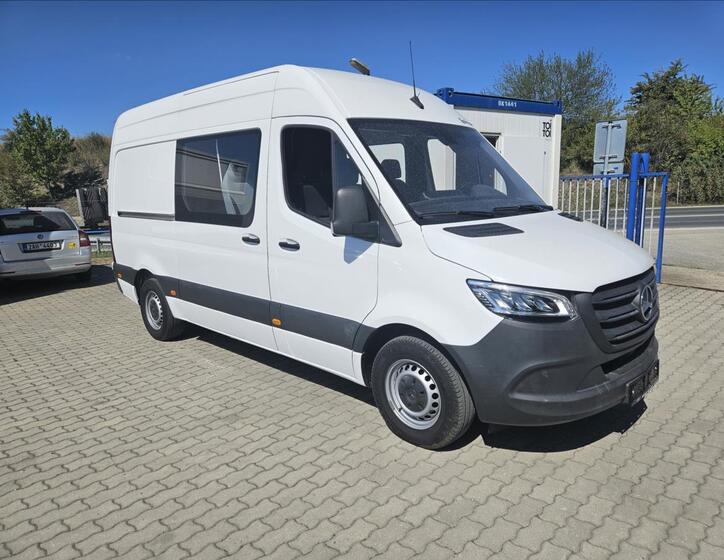 Mercedes-Benz Sprinter 2