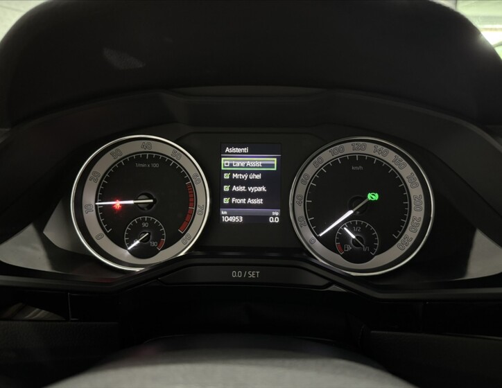 Škoda Superb 14