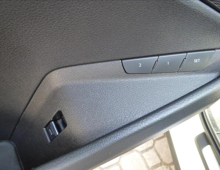 Audi e-tron 16
