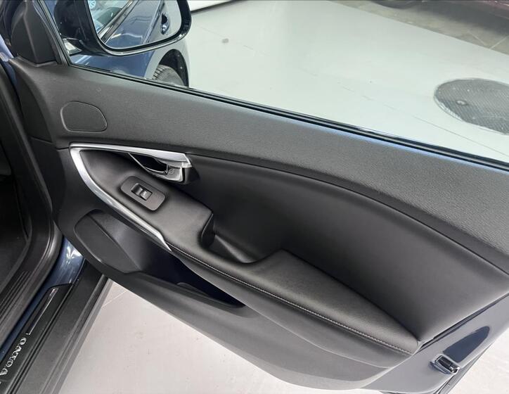 Volvo V40 19
