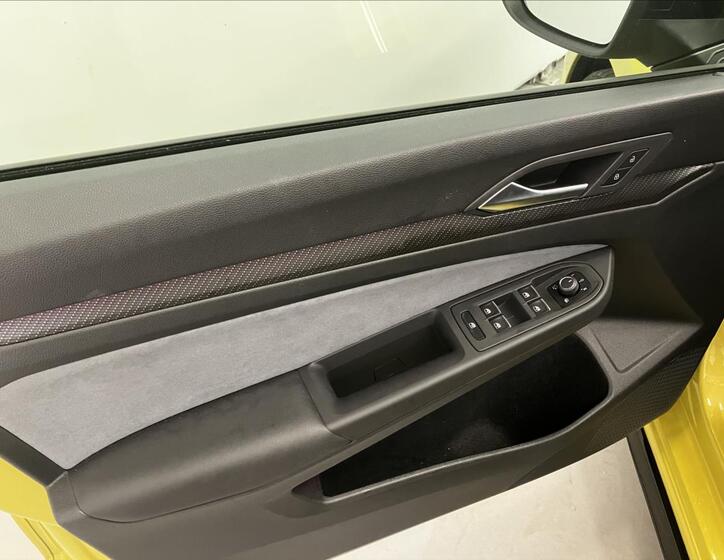 Volkswagen Golf 21