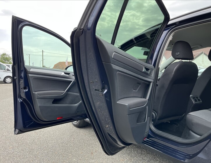 Volkswagen Golf 52