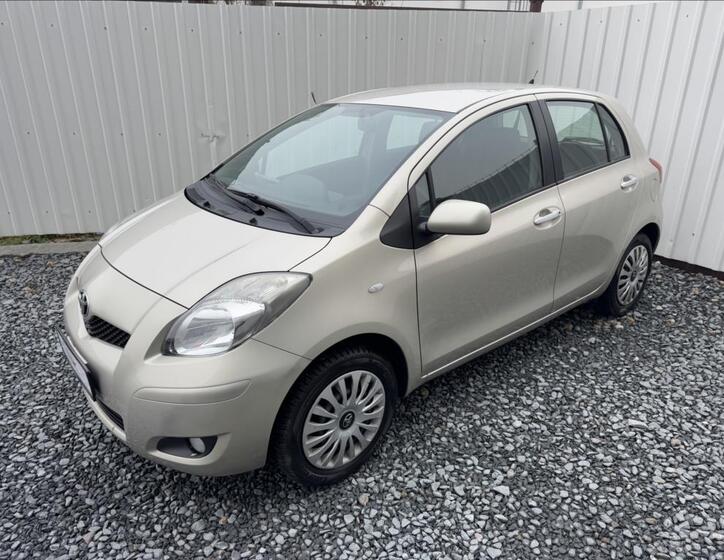 Toyota Yaris 5