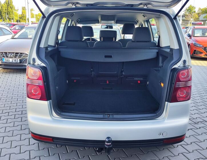 Volkswagen Touran 9