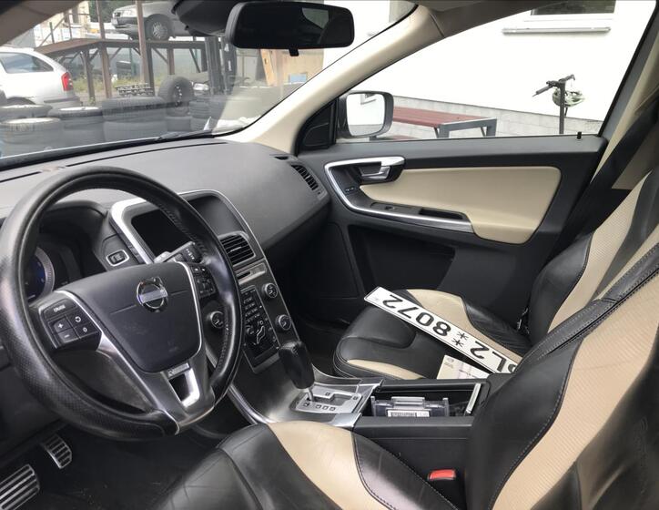 Volvo XC60 6