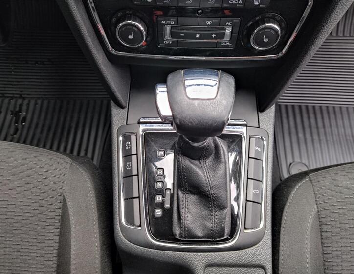 Škoda Superb 12