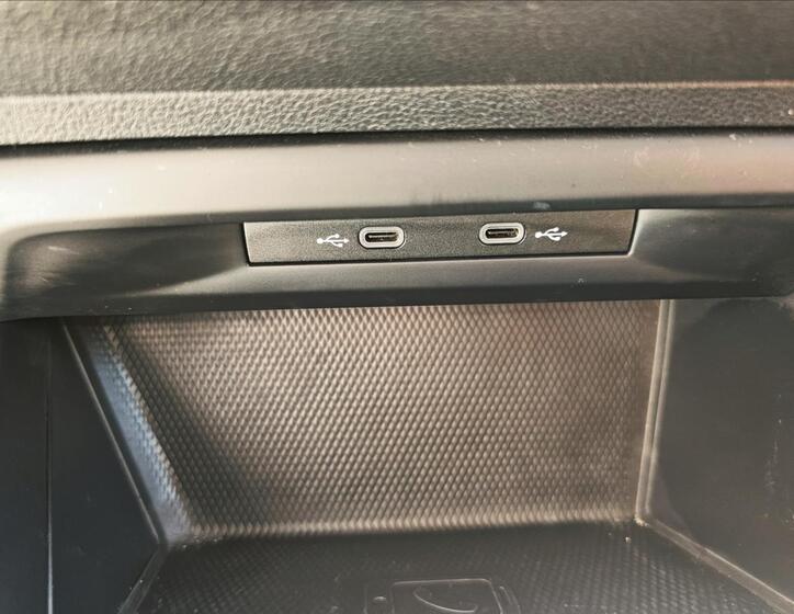 Volkswagen Golf 26